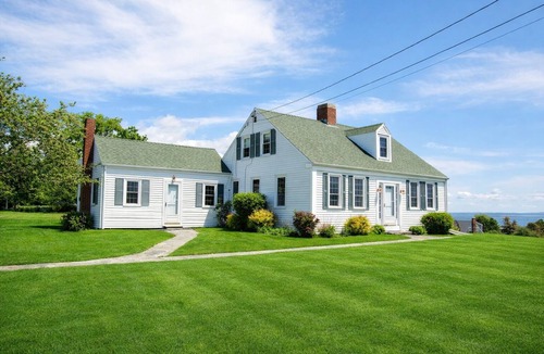 Mid-Coast and Islands House | Panoramic ocean views from sunrise to sunset!