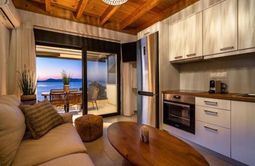 Episkopos Apartment | Panoramic Ocean View Suite