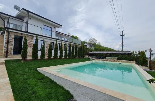 Feleacu Villa | Panoramic Palace