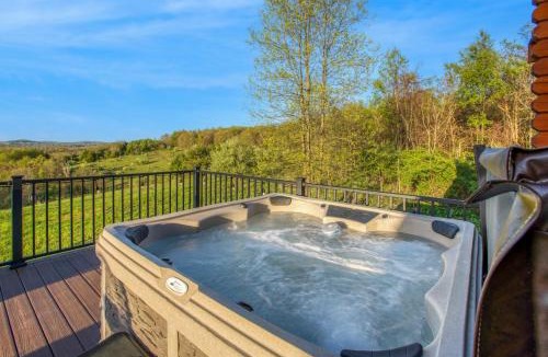 Brookville House | Panoramic Paradise - Hot Tub