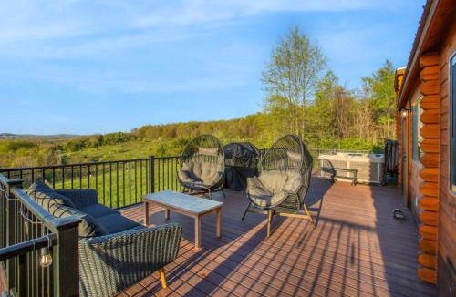 Brookville House | Panoramic Paradise - Hot Tub