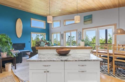 Ucluelet House | Panoramic Rainforest & Ocean Views, Fire Pit & EV Plug in Ucluelet
