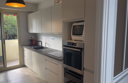 Fabron Apartment | Panoramic sea view, 61m2, Parking - Wifi