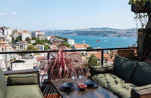 Cihangir Apartment | Panoramic Sea View Loft with Terrace BBQ