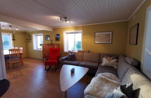 Ramberg House | Panoramic seaview house by the sea