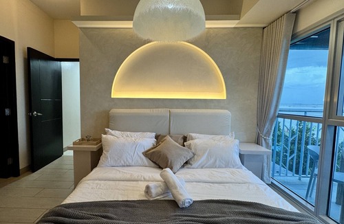 Tambo Condo | Panoramic Seaview near Airport Facing the Bay 6G