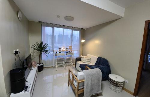 Pasig House | Panoramic Skyline Views Cozy Vibes Near It All