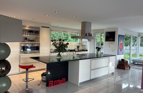 Muttenz House | Panoramic spacious House with Garden & Garage. Sleep 6. Kids welcome. No pets.