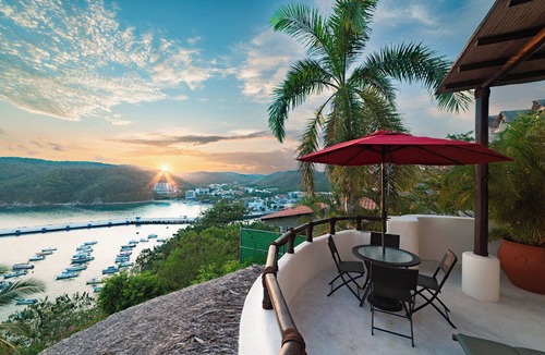 P Chahue Villa | Panoramic Sunset Villa