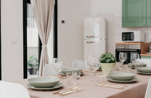 Montecalvario Apartment | Panoramic Terrace 3BR – Vista Napoli