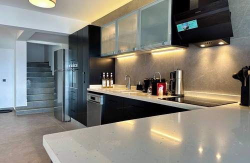 Bitez Villa | Panoramic Triplex with Jacuzzi
