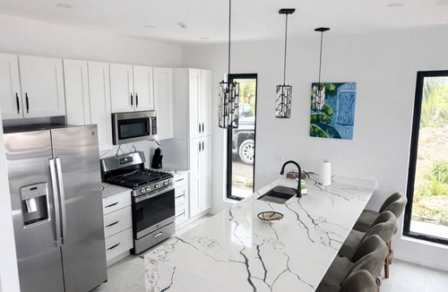 Discovery Bay Villa | Panoramic Turquoise Views Villa 1
