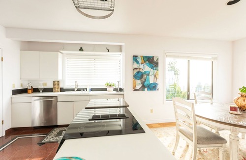 Mukilteo House | Panoramic View Home - 12 Guests