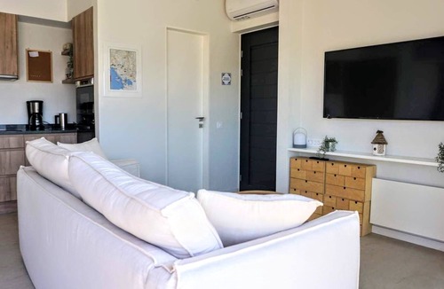 Paleros Villa | Panoramic view, private pool stylish three bedroom villa