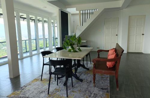 Kuala Teriang House | Panoramic View & Spacious with Swimming Pool Aza Sunset Villa 1