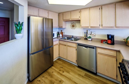 Lake Havasu City Condo | Panoramic Views from Every Window! Less than 10 minute walk to the London Bridge