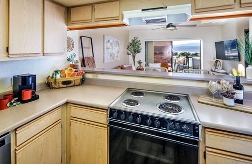 Lake Havasu City Condo | Panoramic Views from Every Window! Less than 10 minute walk to the London Bridge