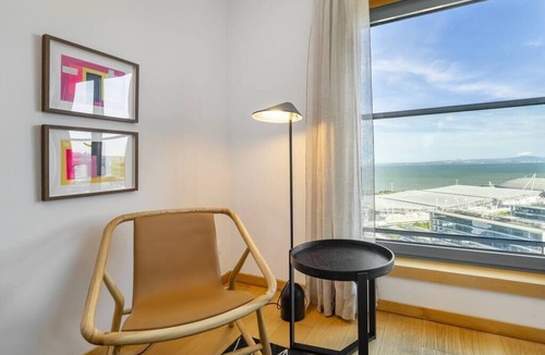 Parque das Nacoes Apartment | Panoramic View w/Elevator & View | Biz Traveler