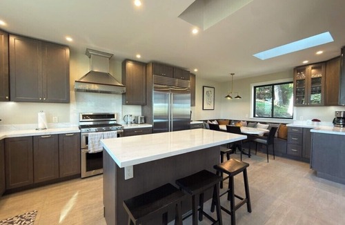 Los Ranchitos House | Panoramic Views! 7BR+Loft, Sleeps 19 -15m to SF, GGB or Napa. Central location!
