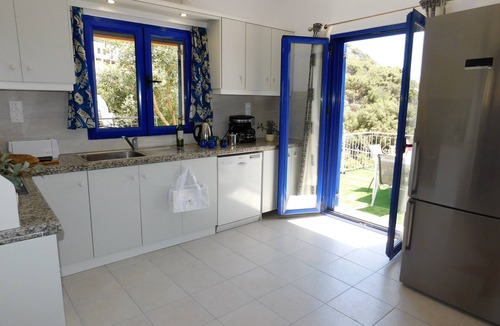Plaka Villa | Panoramic views & a Private Pool. Walk to beach & tavernas in Almyrida or Plaka.