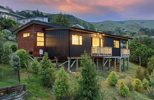 Christchurch District House | Panoramic Views from Spacious New Beach House in Christchurch's Cass Bay
