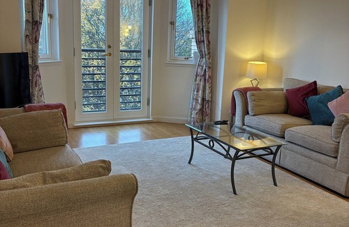 Craigleith Apartment | Panoramic views from this 5* apartment with wifi & parking close to the City