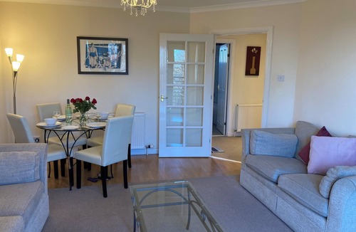 Craigleith Apartment | Panoramic views from this 5* apartment with wifi & parking close to the City
