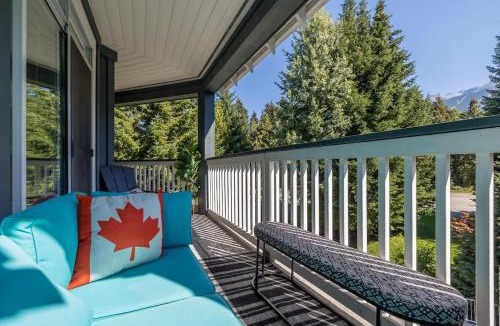 Village North House | Panoramic Views from this gorgeous 2 Bed Property - Village Location