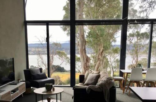 Grindelwald Apartment | Panoramic views from your stunning 'Treehouse'