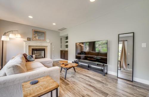 Highland Park House | Panoramic Views! Hilltop Haven 6 Mi to Lumen Field