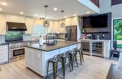 Miller Beach House | Panoramic views, Hot Tub, Sauna, Firepit, Sand Vball, Foosball, Dunes Nat`l Park