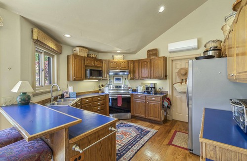 Idlewild Estates House | Panoramic Views | Huge Deck | Fireplace | A/C | STR2025-066