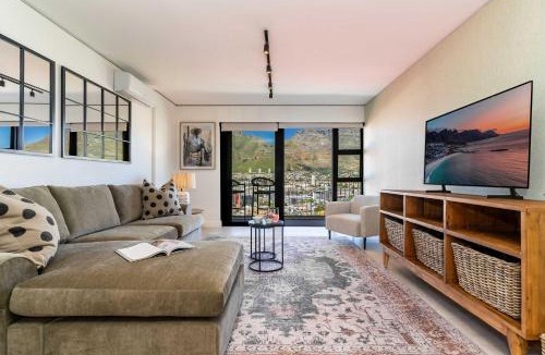 Bo'Kaap Apartment | Panoramic Views, Modern, Bo-Kaap Cape Town - Table Mountain Majesty