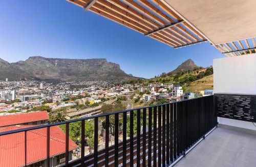 Bo'Kaap Apartment | Panoramic Views, Modern, Bo-Kaap Cape Town - Table Mountain Majesty