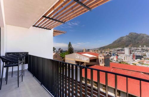 Bo'Kaap Apartment | Panoramic Views, Modern, Bo-Kaap Cape Town - Table Mountain Majesty