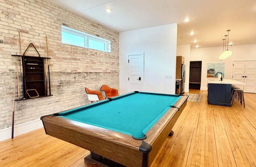 Traverse City Condo | Panoramic Views of TC in this Spacious 3 Bedroom Condo