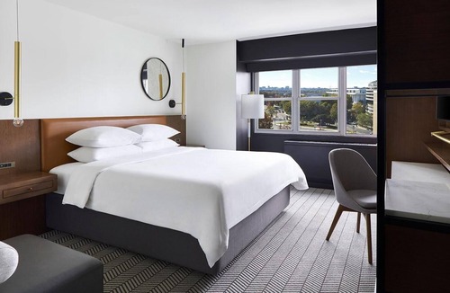 Foggy Bottom Hotel | Panoramic Views of DC’s Sights - Located in Vibrant Foggy Bottom - Pet Friendly