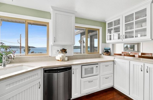 Gig Harbor House | Panoramic views, walking distance to downtown and NEW AC