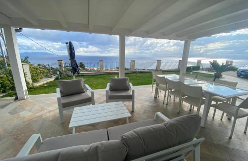 San Giorgio Villa | Panoramic Villa Overlooking The Aeolian Islands