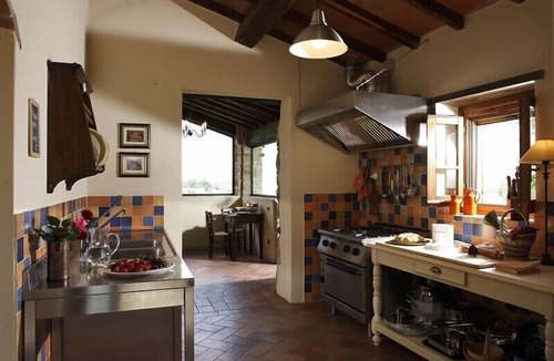 Porrena House | Panoramic villa with heated pool, party room and catering on demand