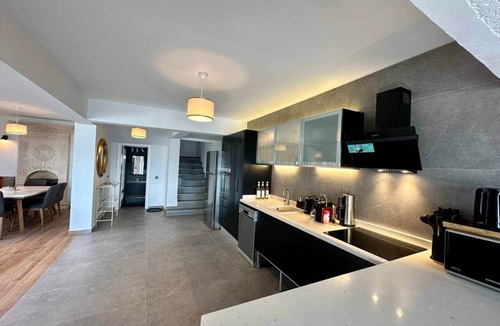 Bitez House | Panoramic Villa with jacuzzi