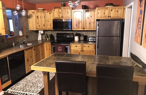 Windermere Cottage | Panoramic Woodlands Retreat w Hot Tub; just walking distance to Lake Windermere