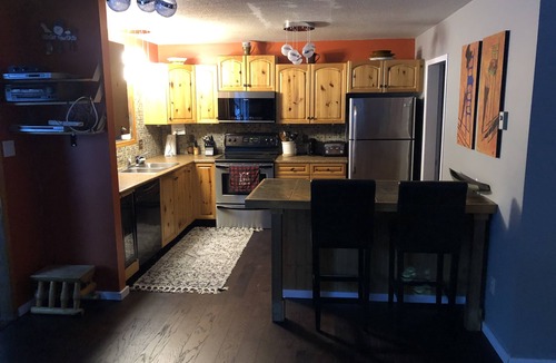 Windermere Cottage | Panoramic Woodlands Retreat w Hot Tub; just walking distance to Lake Windermere