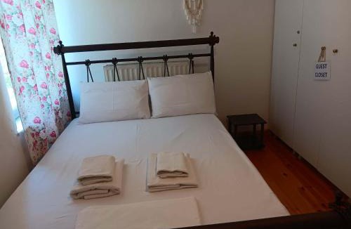 Mytilene Apartment | Pansofia