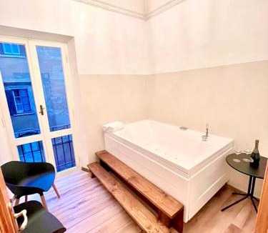 Rione VIII Sant'Eustachio Apartment | Pantheon Luxury Jacuzzi Apartment