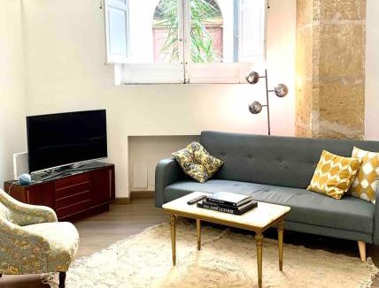 Trapani City Centre Apartment | Paolo & Francesca's Trapani Loft