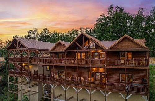 Caton Ski Chalet | Papa Bear's Mountain Lodge-amazing gametheater room, indoor year-round pool, great location, Wi-Fi
