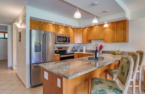 Honokowai Condo | Papakea E109 beachfront poolside condo.Beautifully upgraded !Central west Maui.