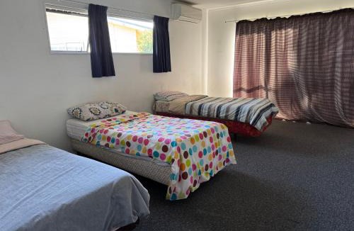 Papamoa Beach House | Papamoa Backpack House