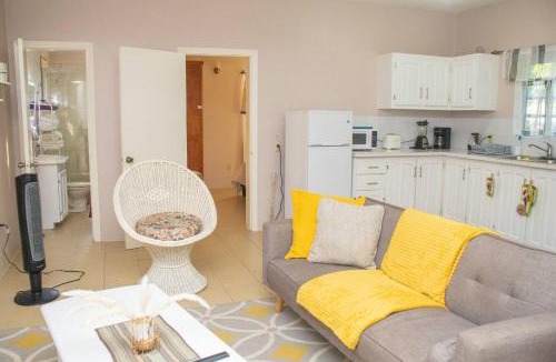Potters Village Apartment | Paradis des Palmiers 3 Gorgeous 2-bedroom flat